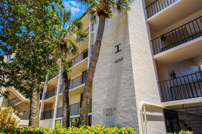 Image No.4-2 Bed Property for sale