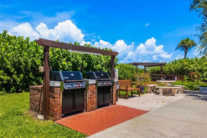 Image No.60-2 Bed Property for sale