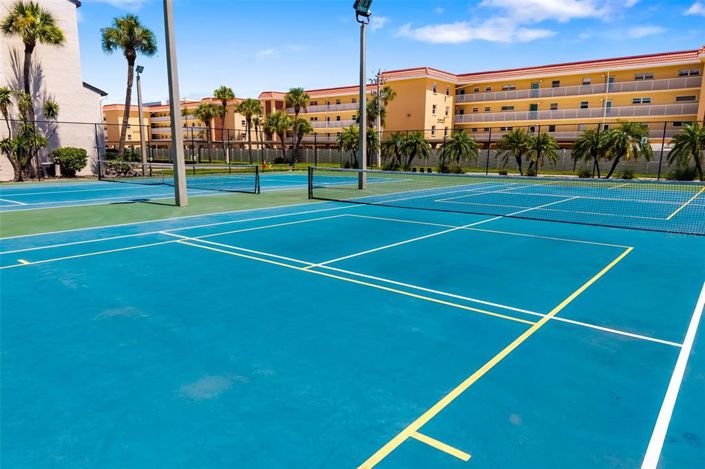 Image No.67-2 Bed Property for sale