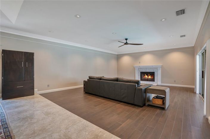 Image No.15-3 Bed Property for sale