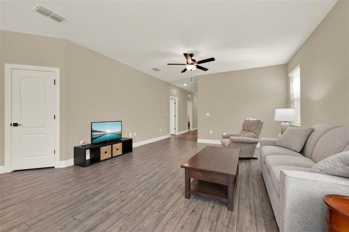 Image No.8-Propriété de 3 chambres à vendre à Kissimmee