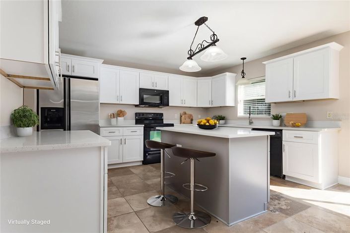 Image No.10-4 Bed Property for sale