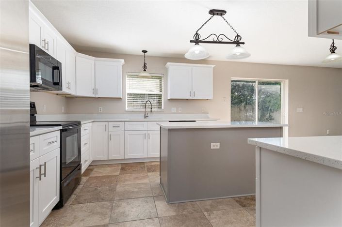 Image No.13-4 Bed Property for sale