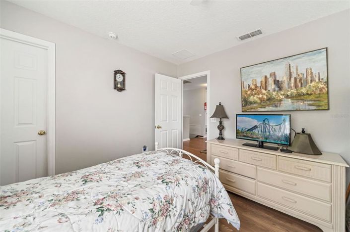 Image No.12-5 Bed Property for sale