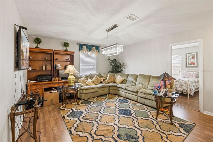 Image No.25-5 Bed Property for sale