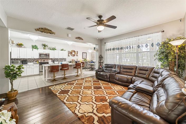 Image No.29-5 Bed Property for sale