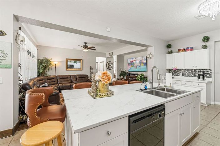 Image No.5-5 Bed Property for sale