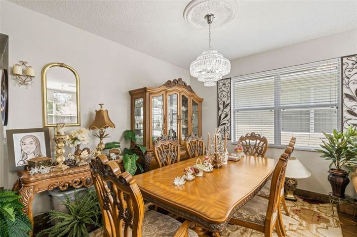 Image No.9-5 Bed Property for sale