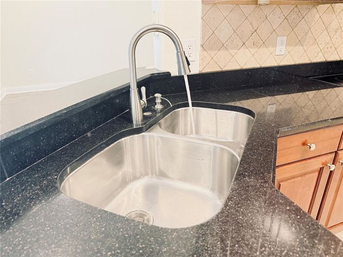 Image No.39-4 Bed Property for sale