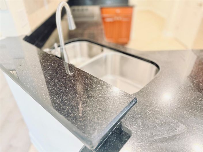 Image No.40-4 Bed Property for sale