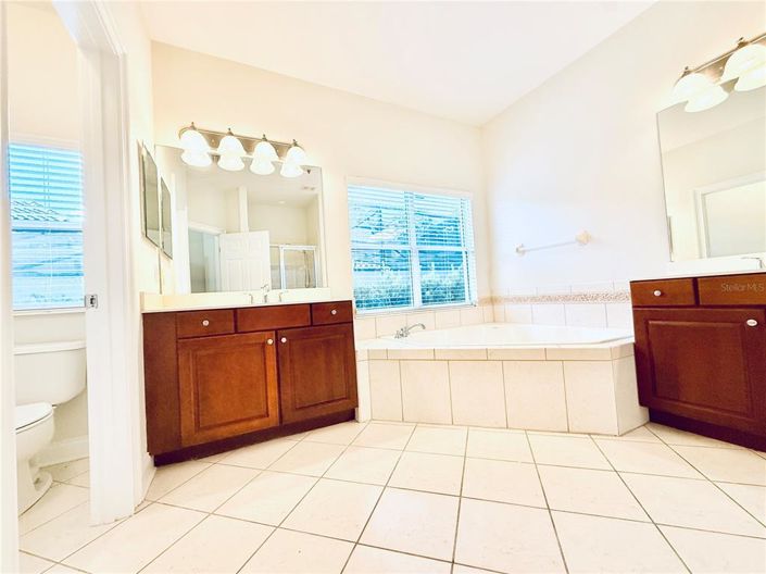 Image No.47-4 Bed Property for sale