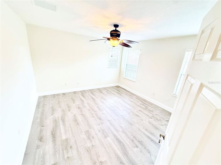 Image No.58-4 Bed Property for sale