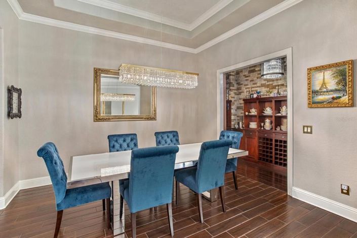 Image No.12-6 Bed Property for sale