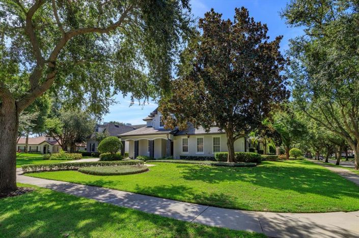 Image No.2-6 Bed Property for sale