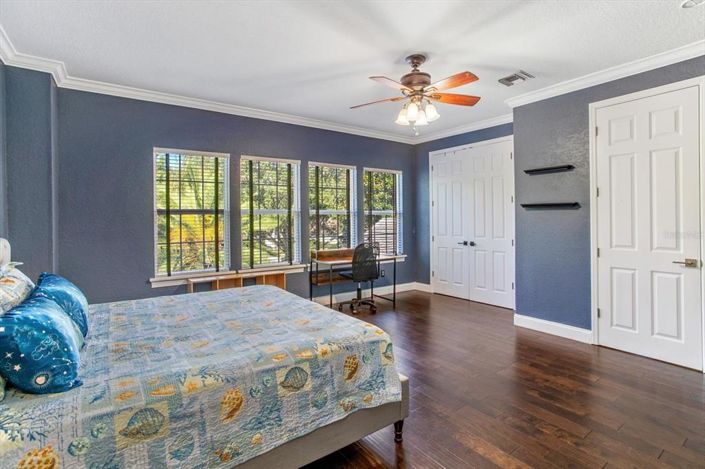 Image No.23-6 Bed Property for sale