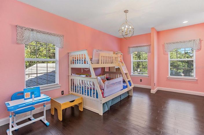 Image No.25-6 Bed Property for sale