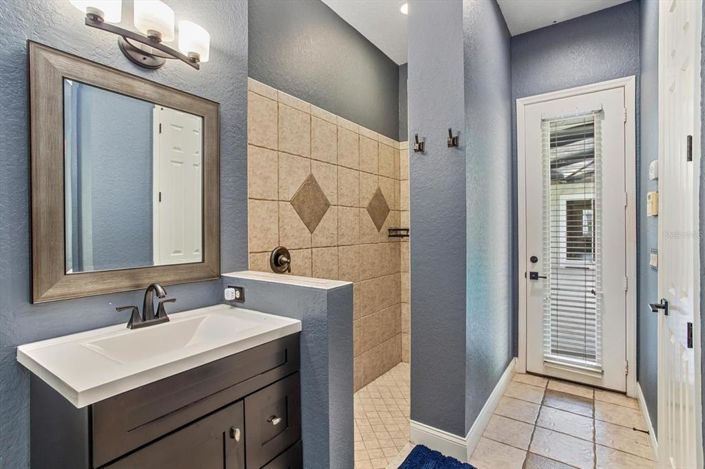 Image No.29-6 Bed Property for sale