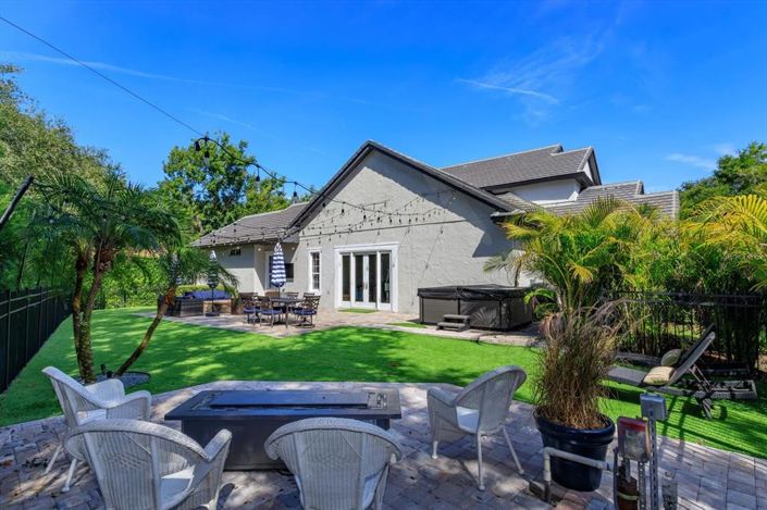 Image No.46-6 Bed Property for sale