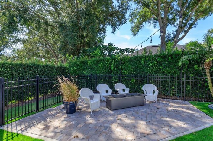 Image No.47-6 Bed Property for sale