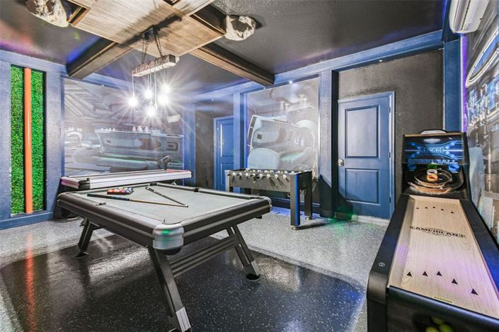 Image No.35-9 Bed Property for sale