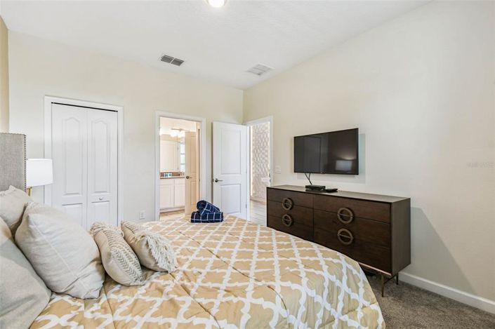 Image No.8-9 Bed Property for sale