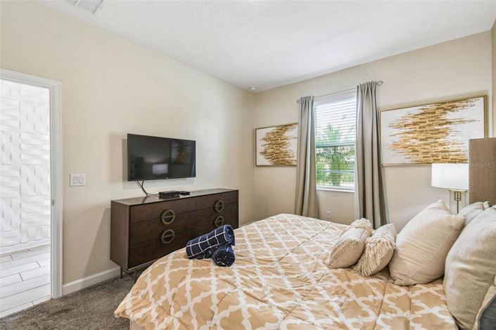 Image No.9-9 Bed Property for sale