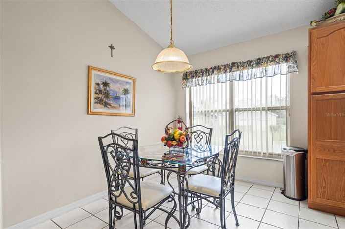 Image No.10-5 Bed Property for sale