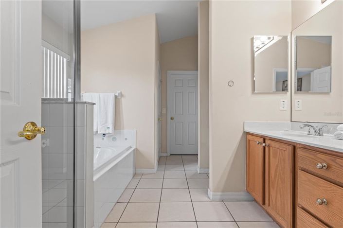 Image No.20-5 Bed Property for sale