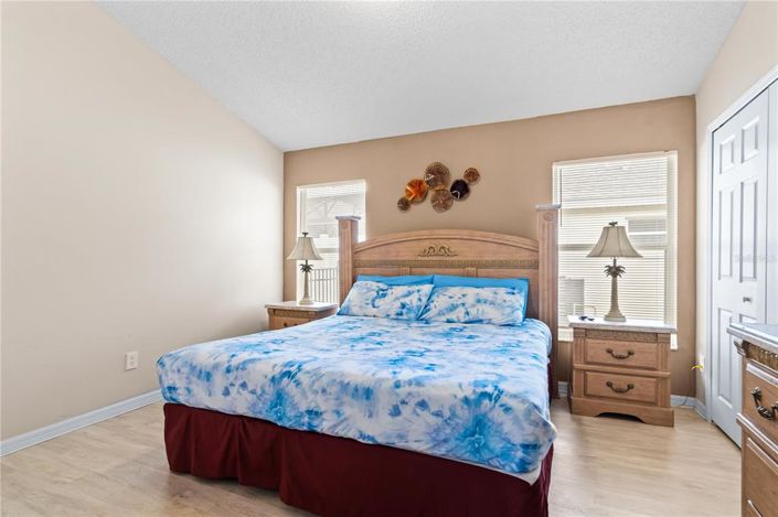 Image No.25-5 Bed Property for sale