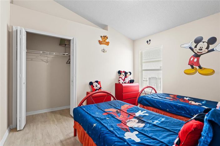 Image No.29-5 Bed Property for sale