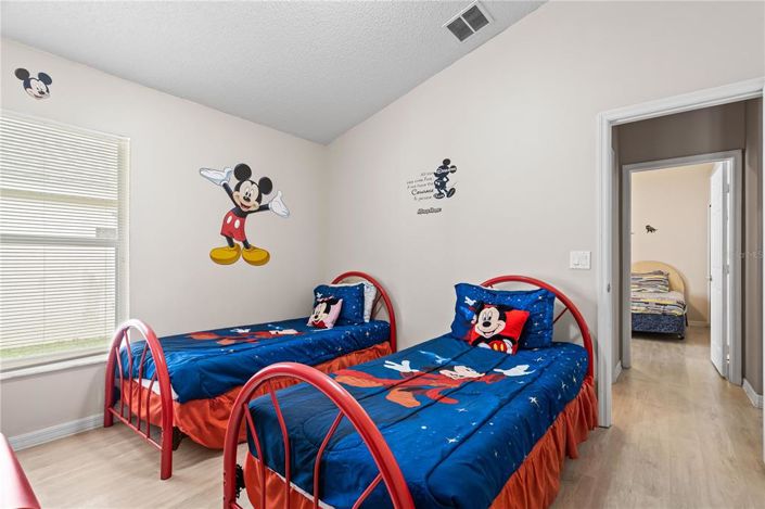 Image No.30-5 Bed Property for sale