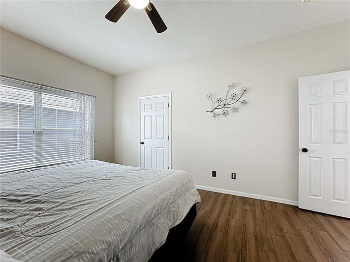 Image No.19-5 Bed Property for sale