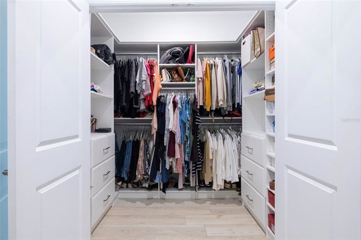 Image No.42-4 Bed Property for sale