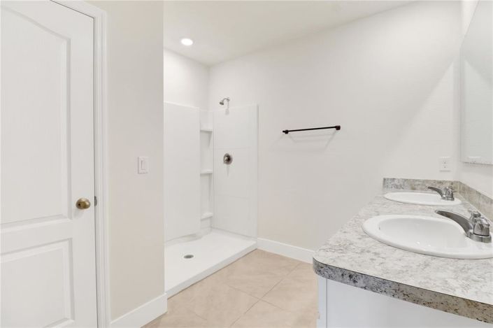 Image No.20-3 Bed Property for sale