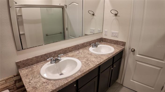 Image No.16-3 Bed Townhouse for sale