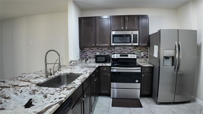 Image No.4-3 Bed Townhouse for sale