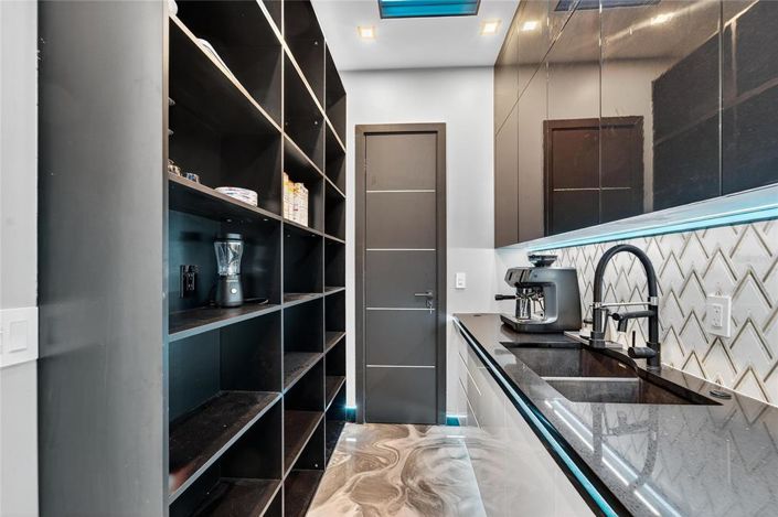 Image No.21-Propriété de 5 chambres à vendre à Treasure Island