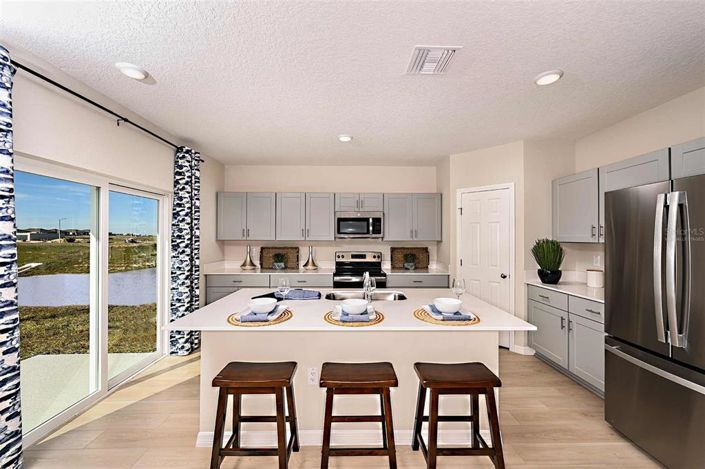 Image No.2-5 Bed Property for sale