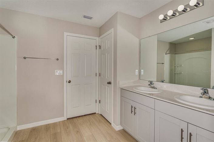 Image No.23-4 Bed Property for sale