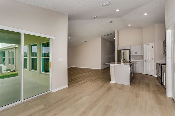 Image No.8-4 Bed Property for sale