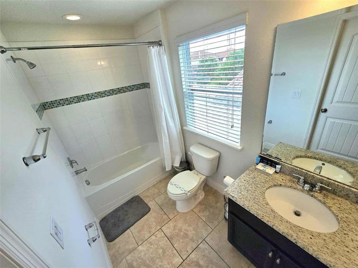 Image No.35-5 Bed Property for sale