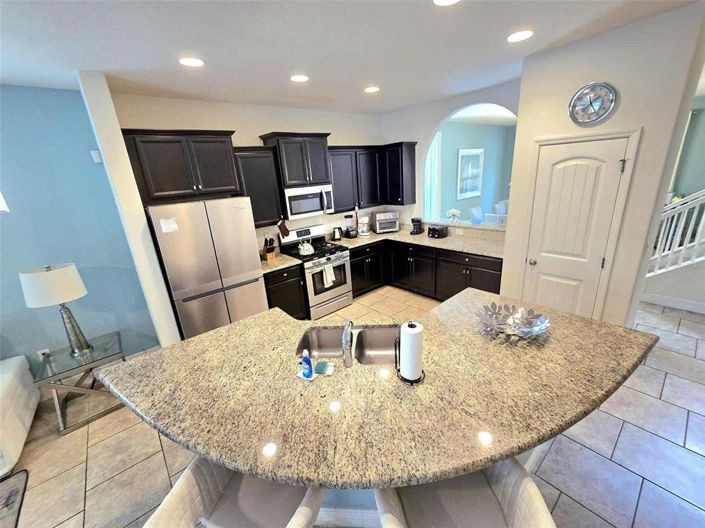 Image No.8-5 Bed Property for sale