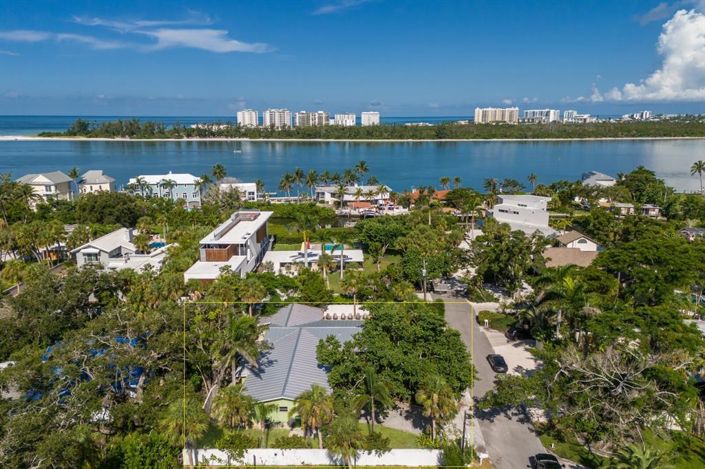 Image No.11-3 Bed Property for sale