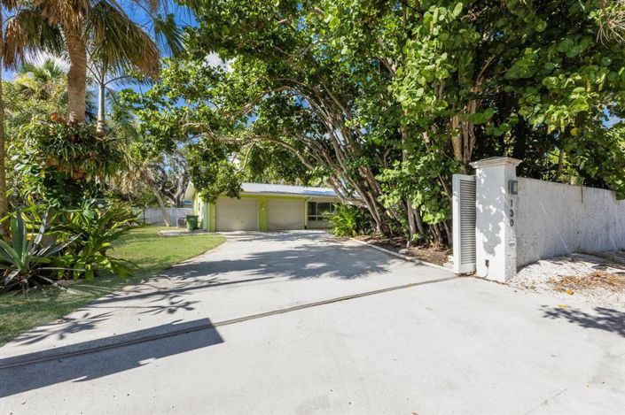 Image No.12-3 Bed Property for sale