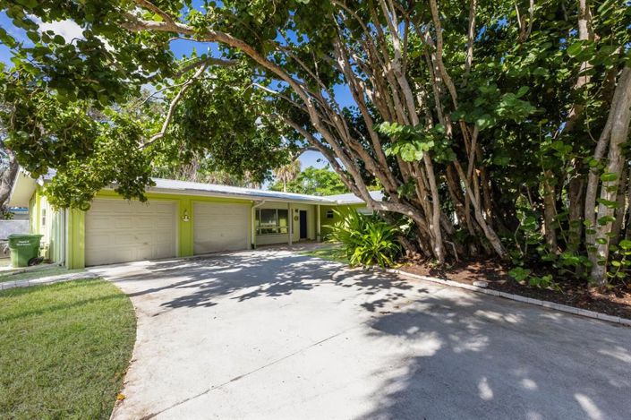 Image No.14-3 Bed Property for sale