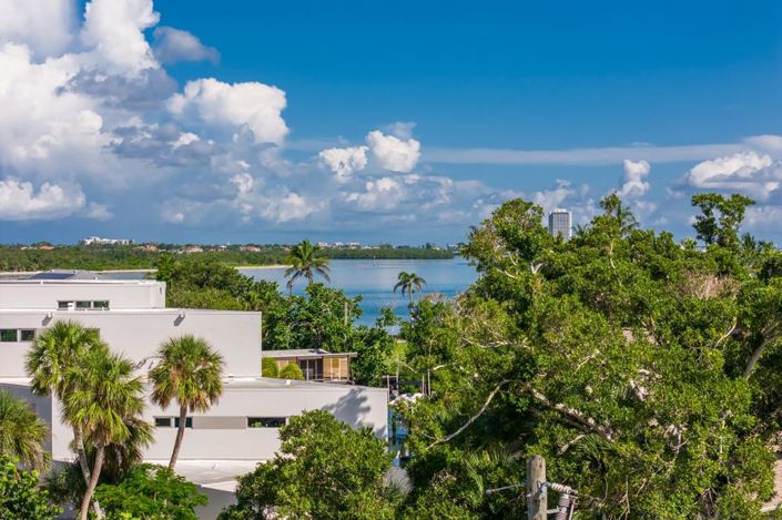 Image No.17-3 Bed Property for sale