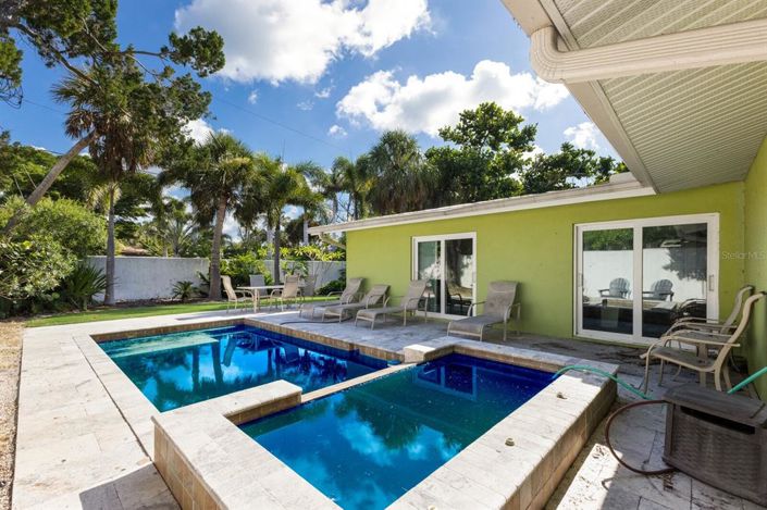 Image No.2-3 Bed Property for sale