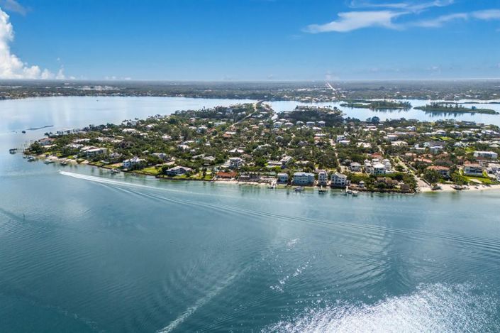 Image No.22-3 Bed Property for sale