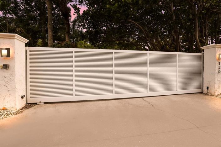 Image No.26-3 Bed Property for sale