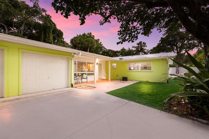 Image No.30-3 Bed Property for sale